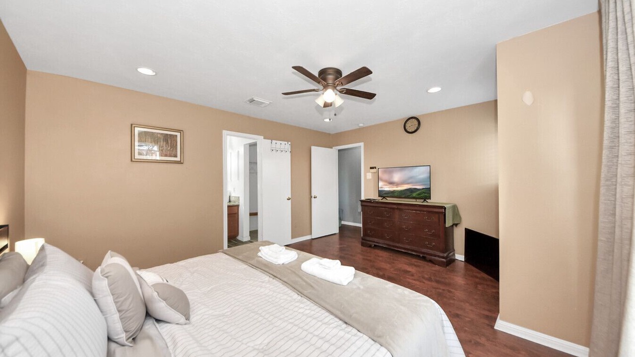 Photo of Bedroom in Clodine