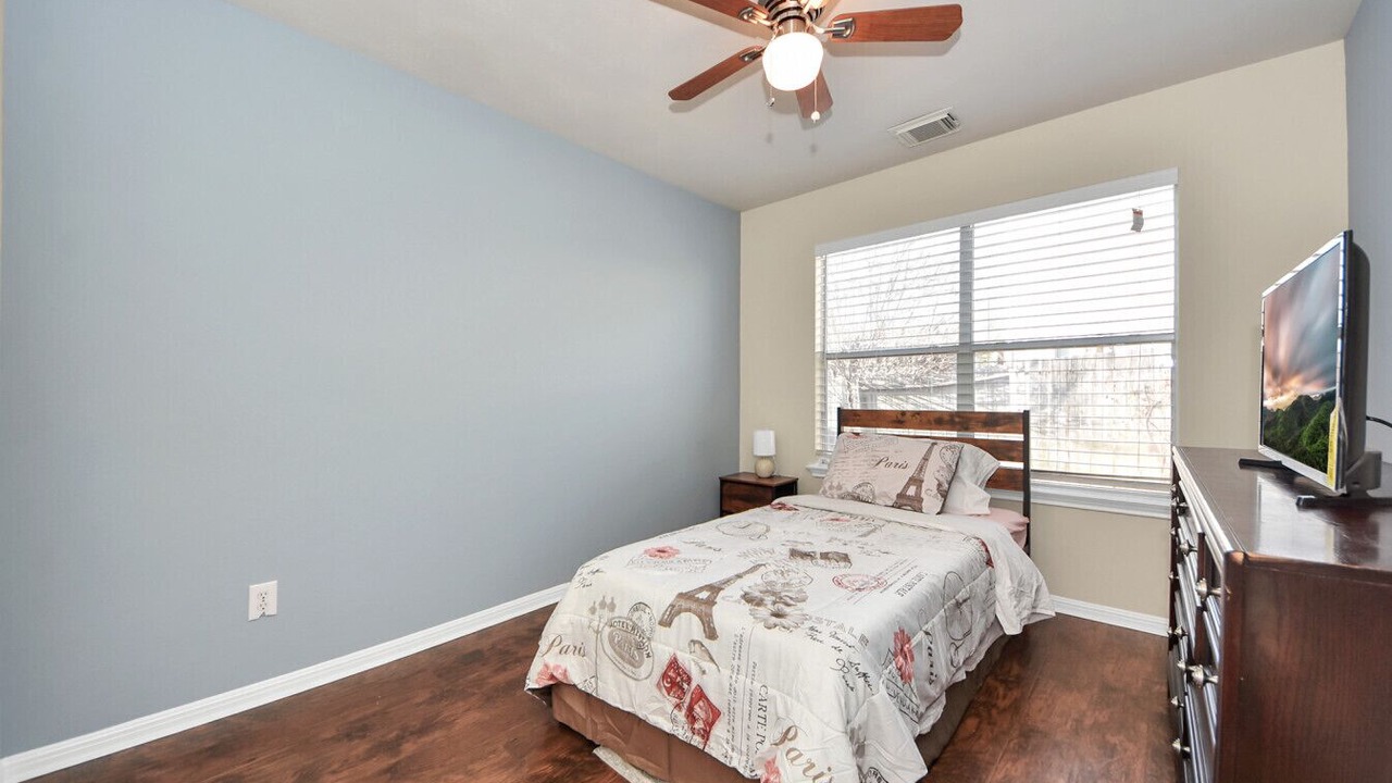 Photo of Bedroom in Clodine