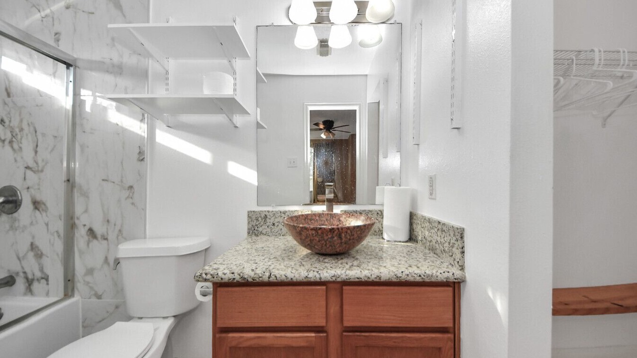 Photo of Bathroom in Clodine