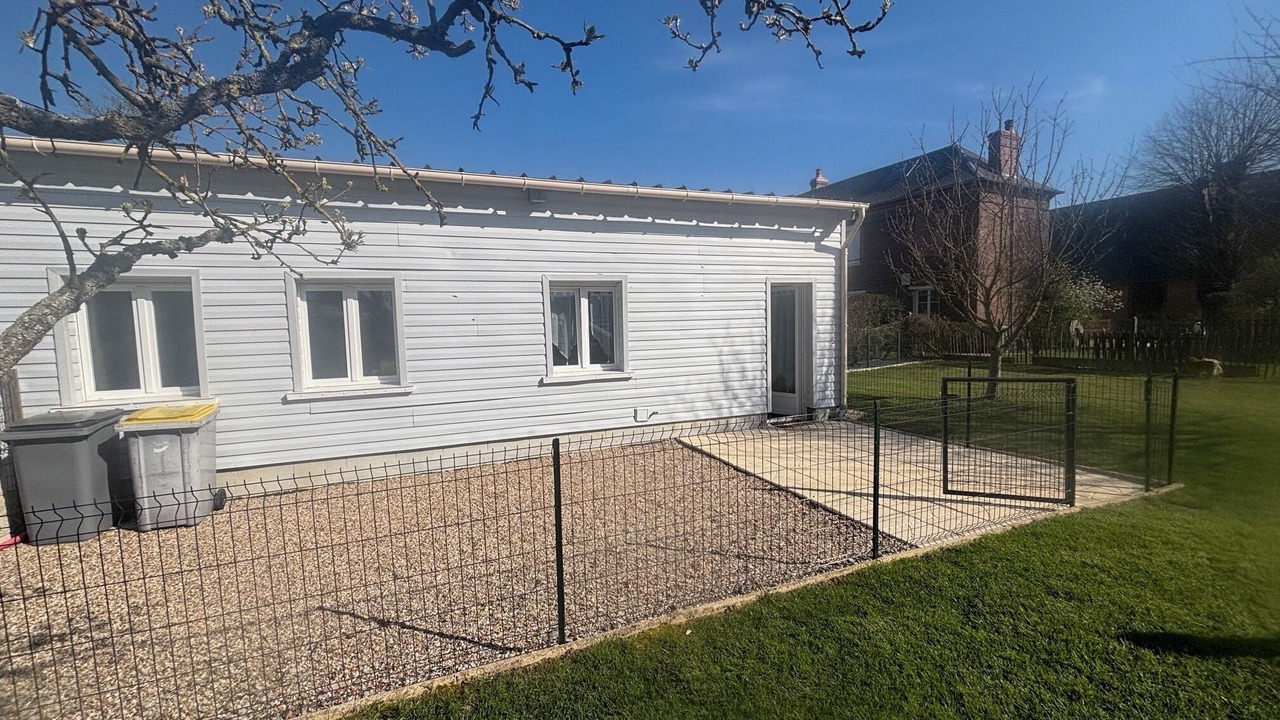 Photo of Outdoor in Combon