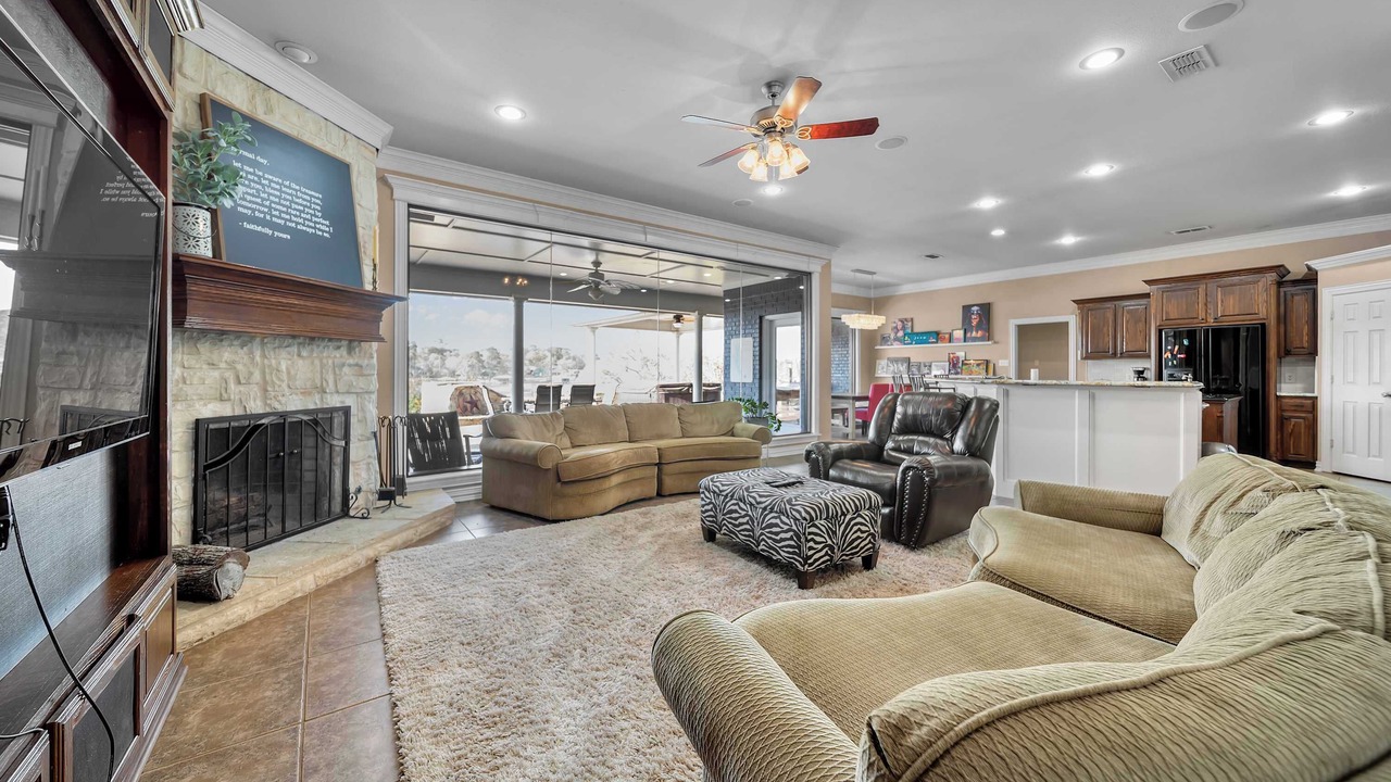 Photo of Livingroom in Bullard
