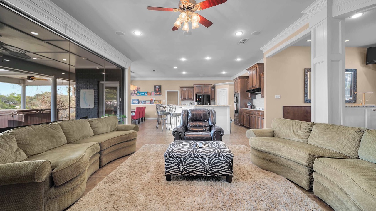 Photo of Livingroom in Bullard