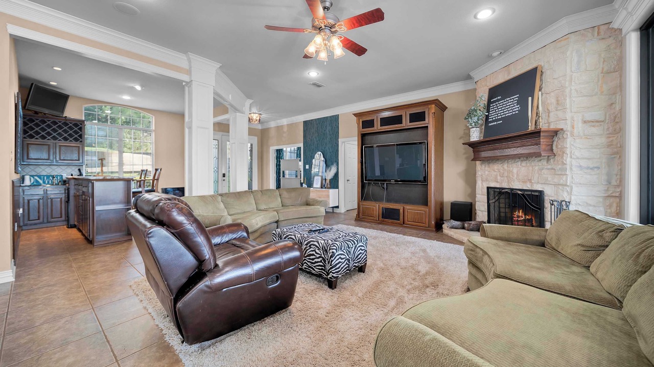 Photo of Livingroom in Bullard