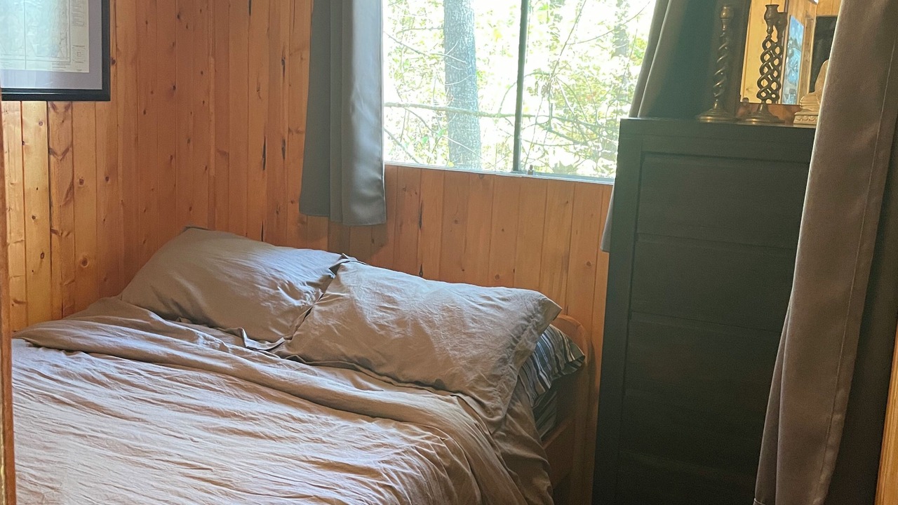 Photo of Bedroom in Arden