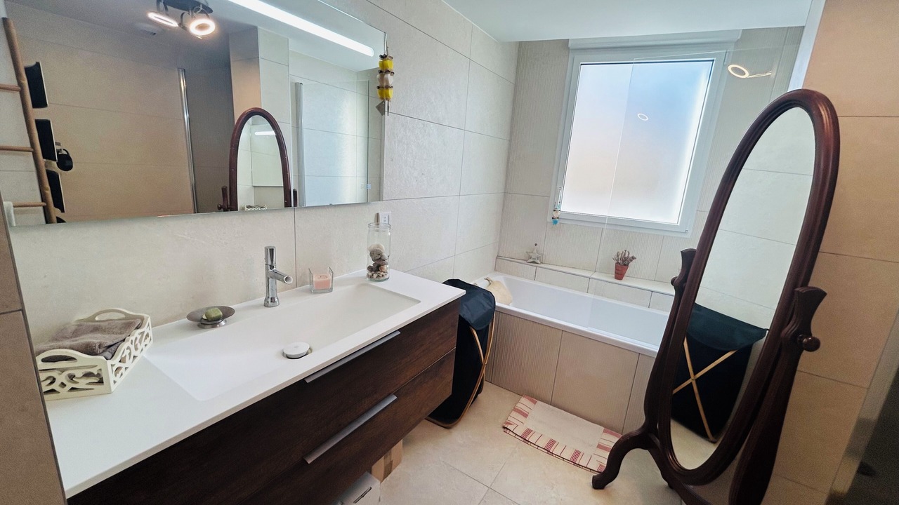 Photo of Bathroom in Le Grau-Du-Roi