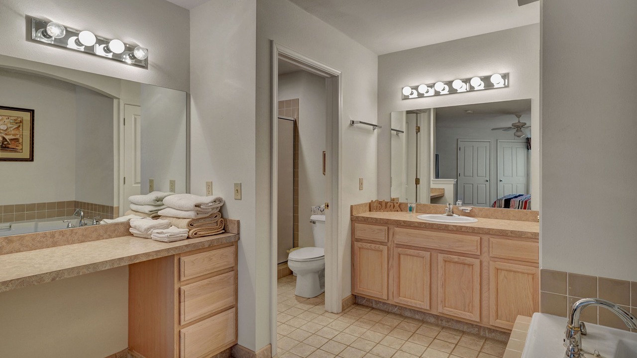 Photo of Bathroom in Pigeon