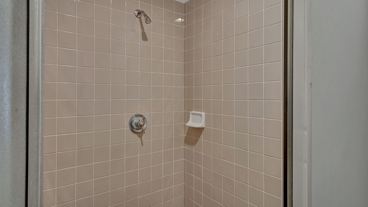 Photo of Bathroom in Pigeon