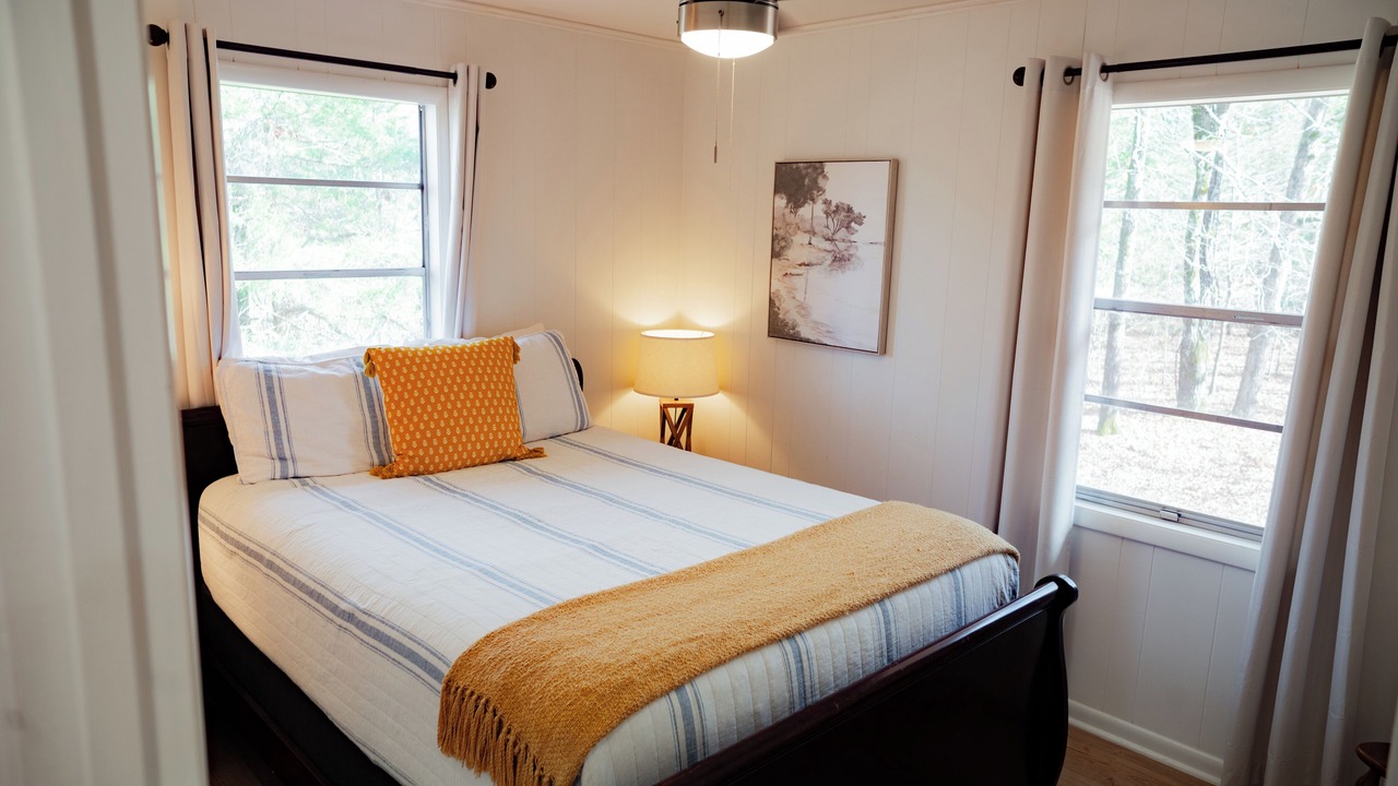 Photo of Bedroom in Greers Ferry