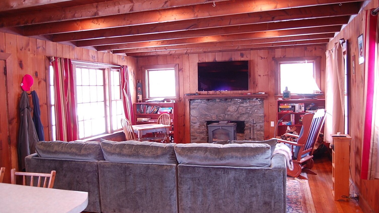 Photo of Livingroom in Weston