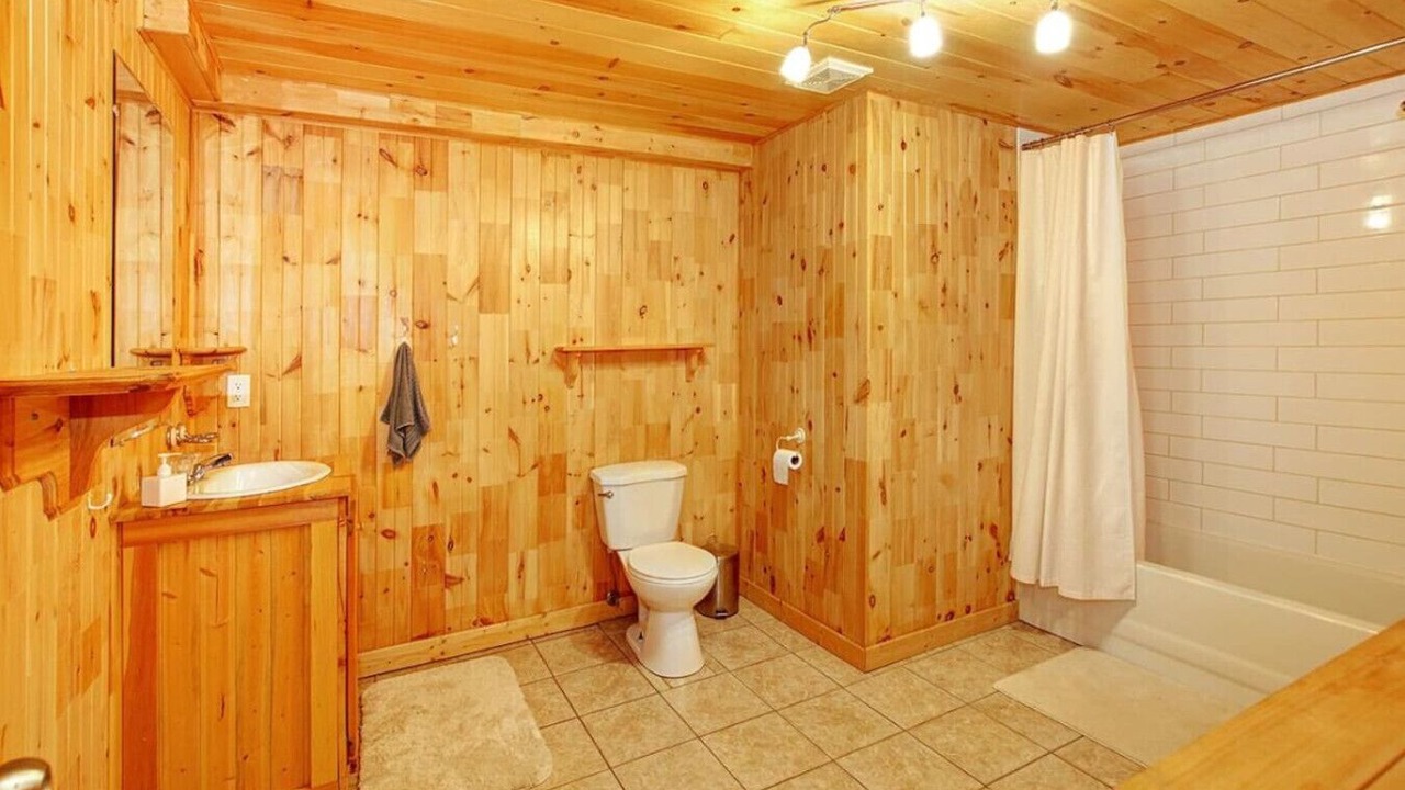 Photo of Bathroom in Mandeville