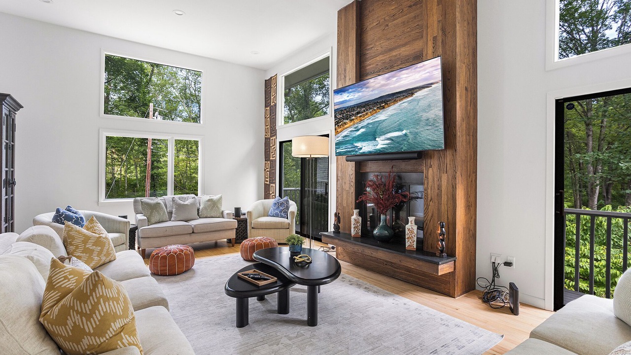 Photo of Livingroom in Weston
