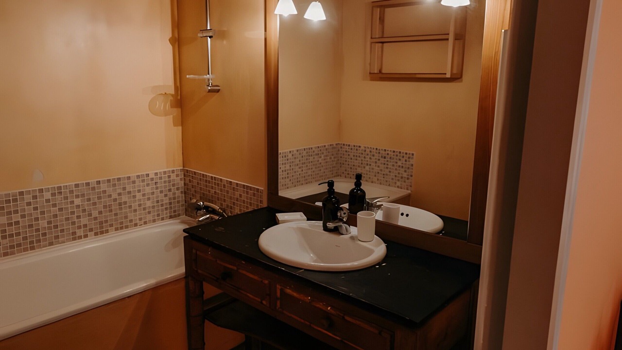 Photo of Bathroom in Roumare