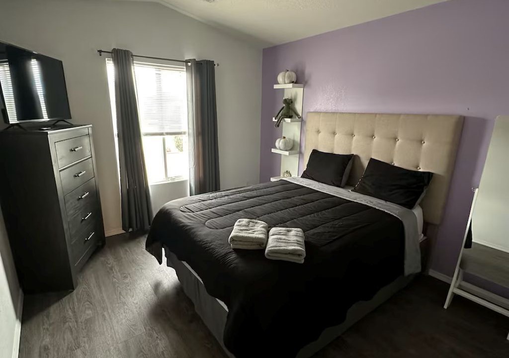 Photo of Bedroom in Westgate Heights