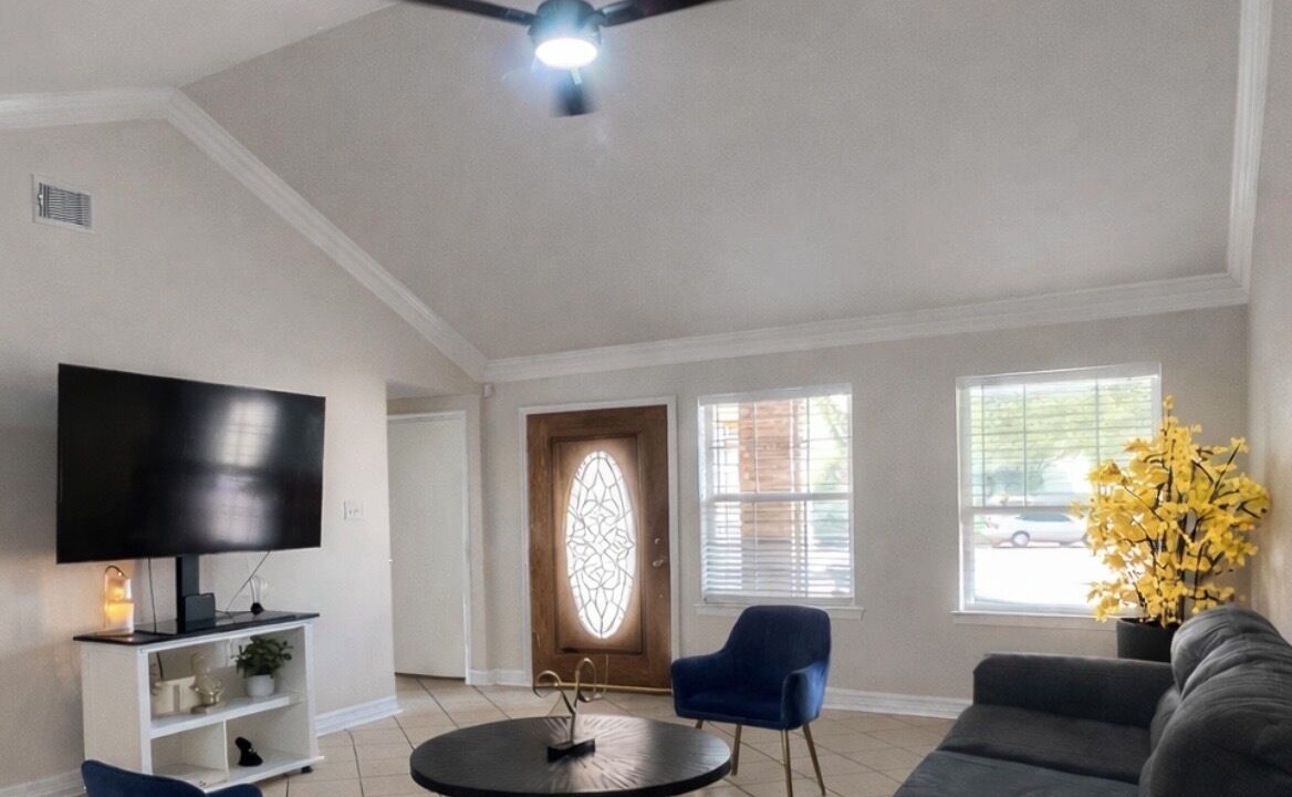 Photo of Livingroom in Iowa Colony