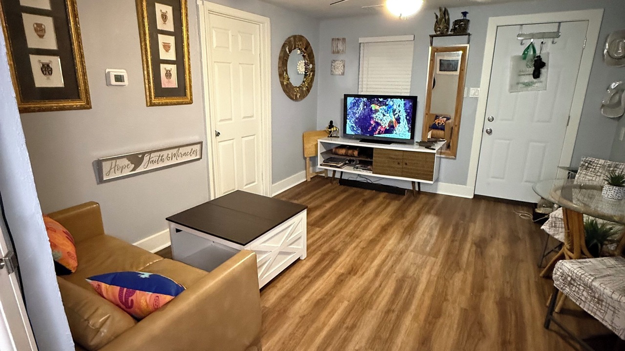 Photo of Livingroom in MLK