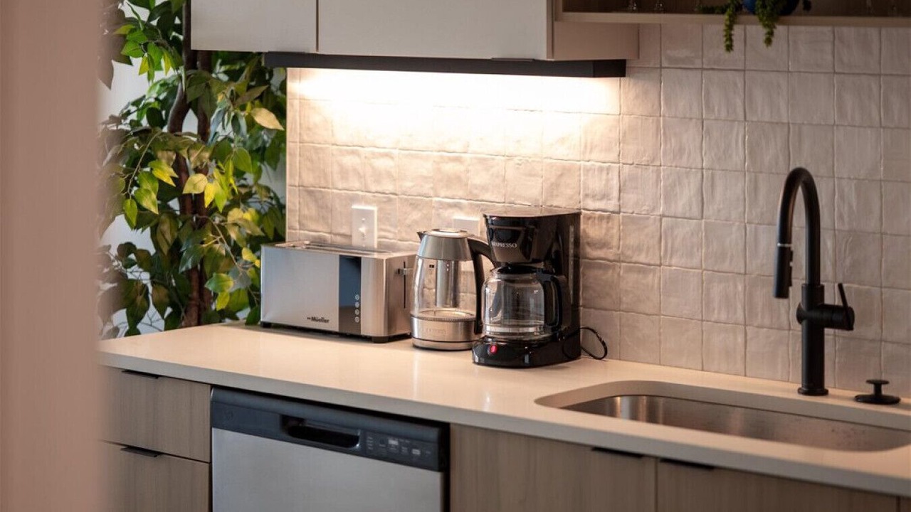 Photo of Kitchen in People's Freeway