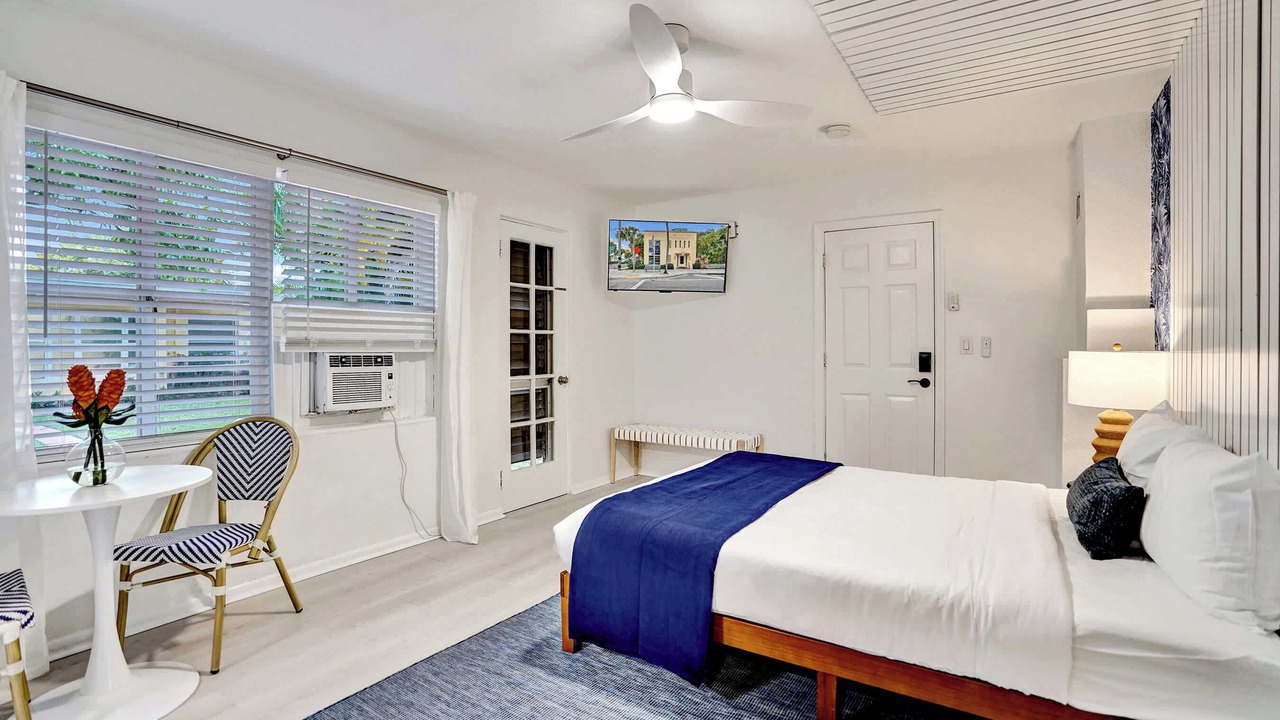 Photo of Bedroom in Lake Worth
