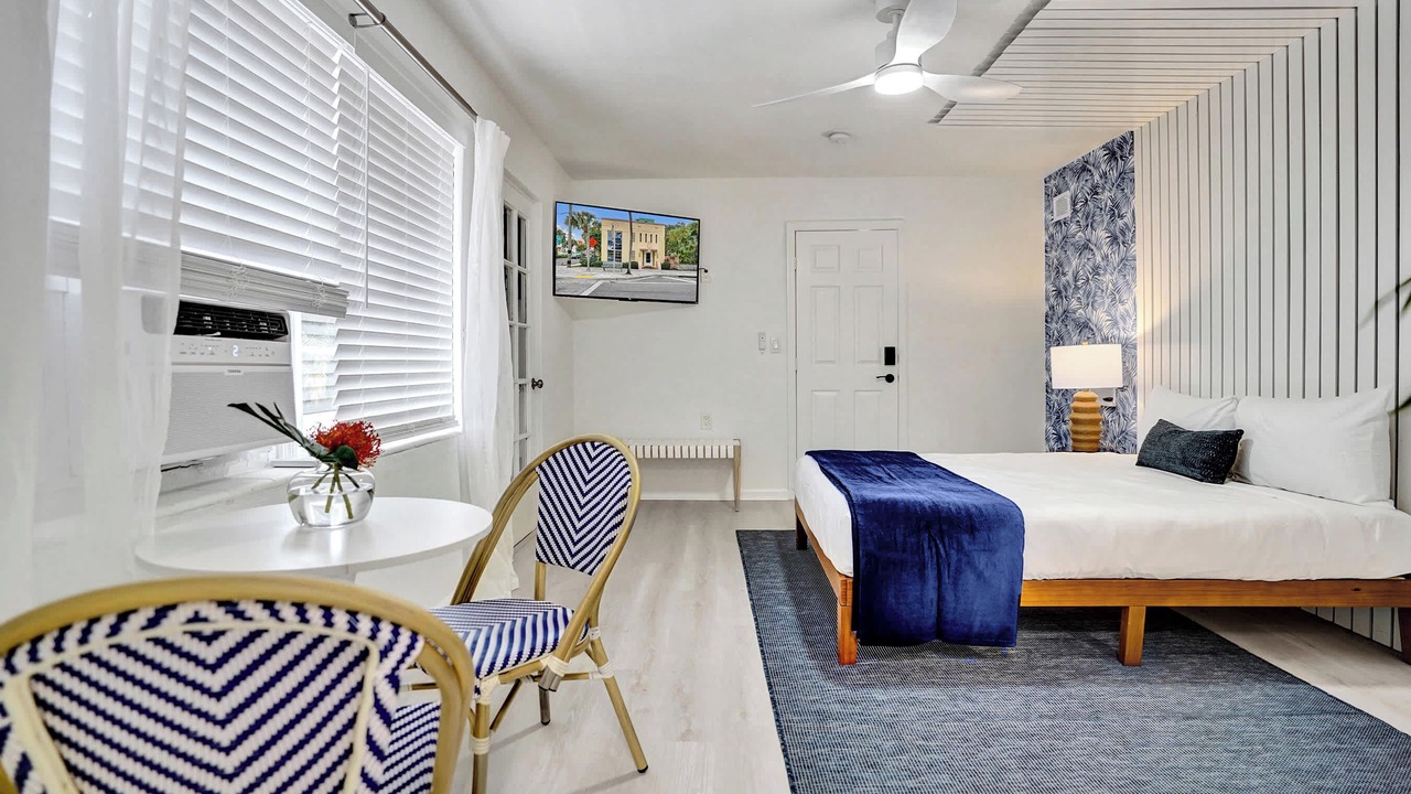 Photo of Bedroom in Lake Worth