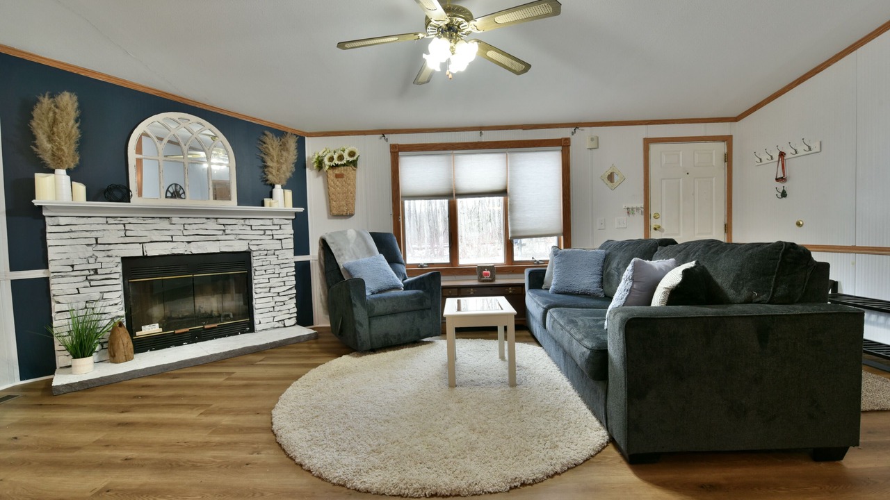 Photo of Livingroom in Broadalbin