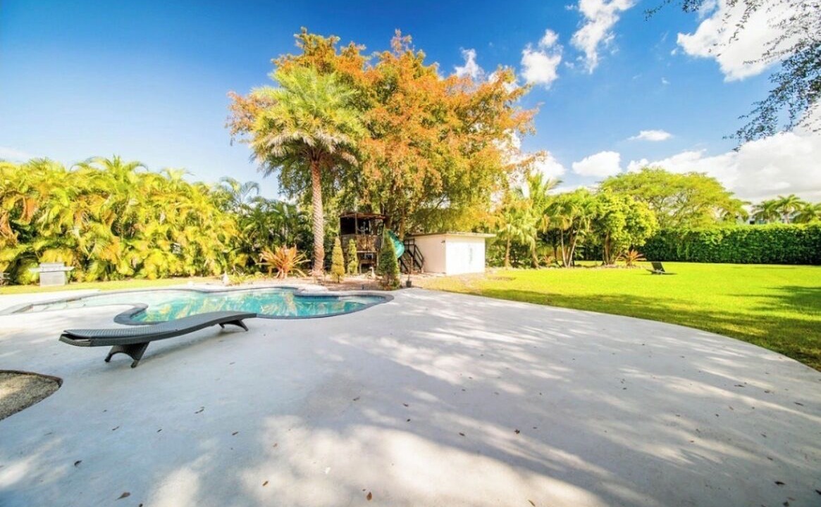 Photo of Outdoor in Tamiami