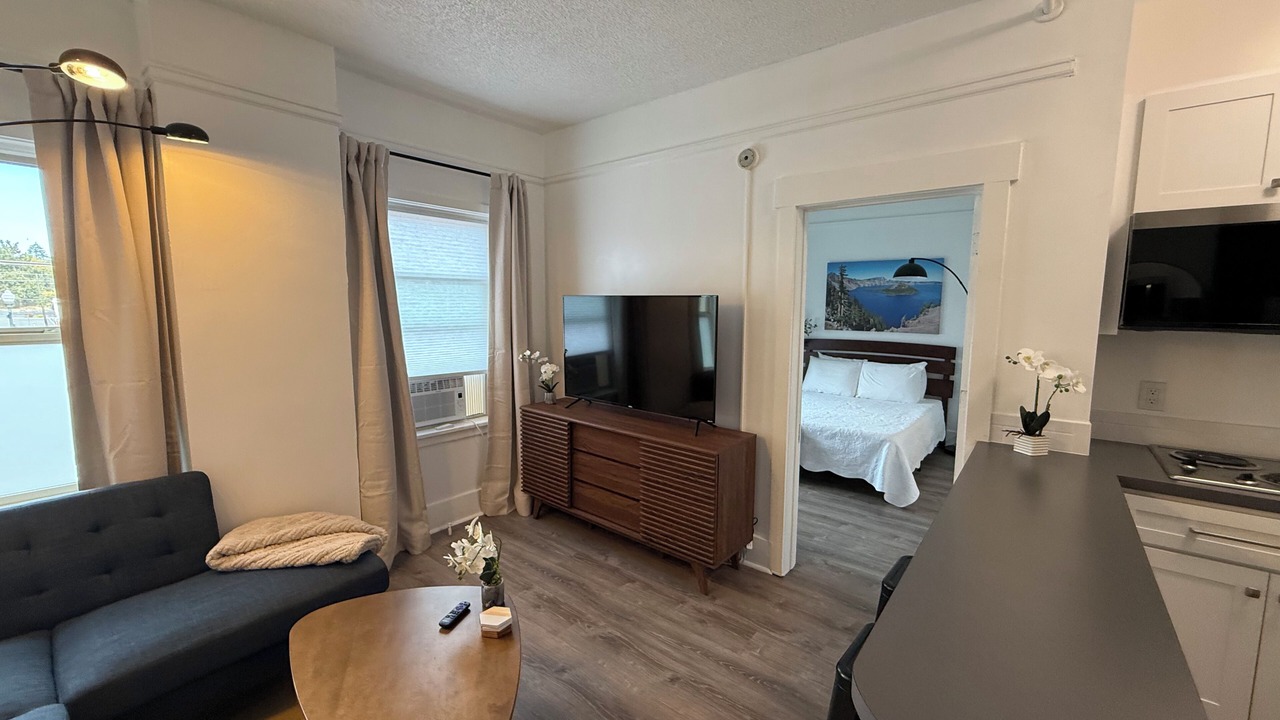 Photo of Livingroom in Downtown Klamath Falls
