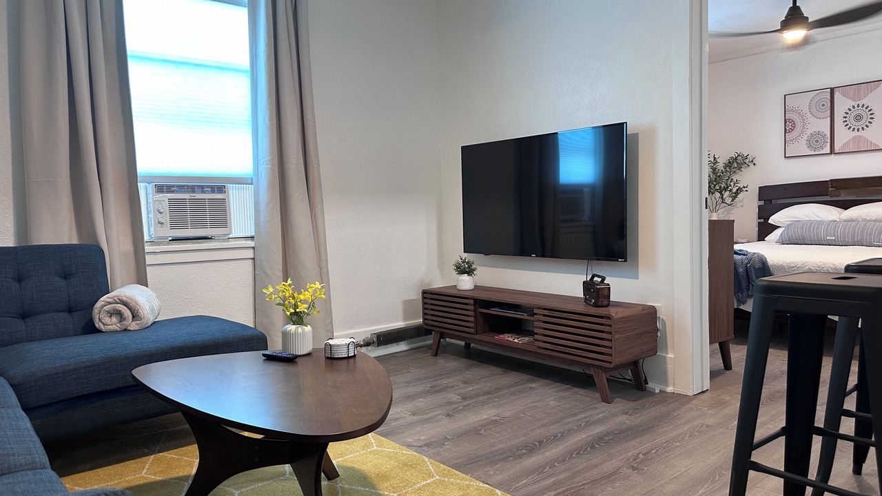Photo of Livingroom in Downtown Klamath Falls