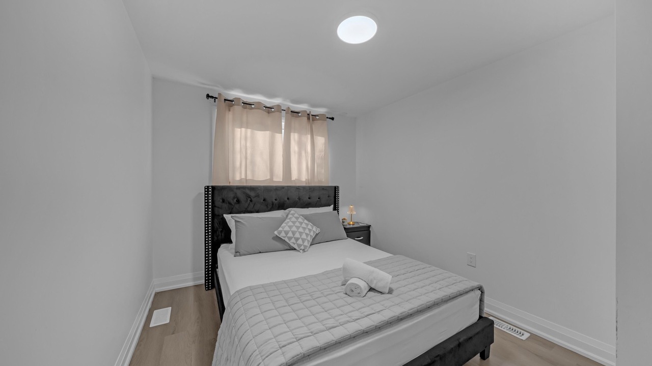 Photo of Bedroom in Thorold