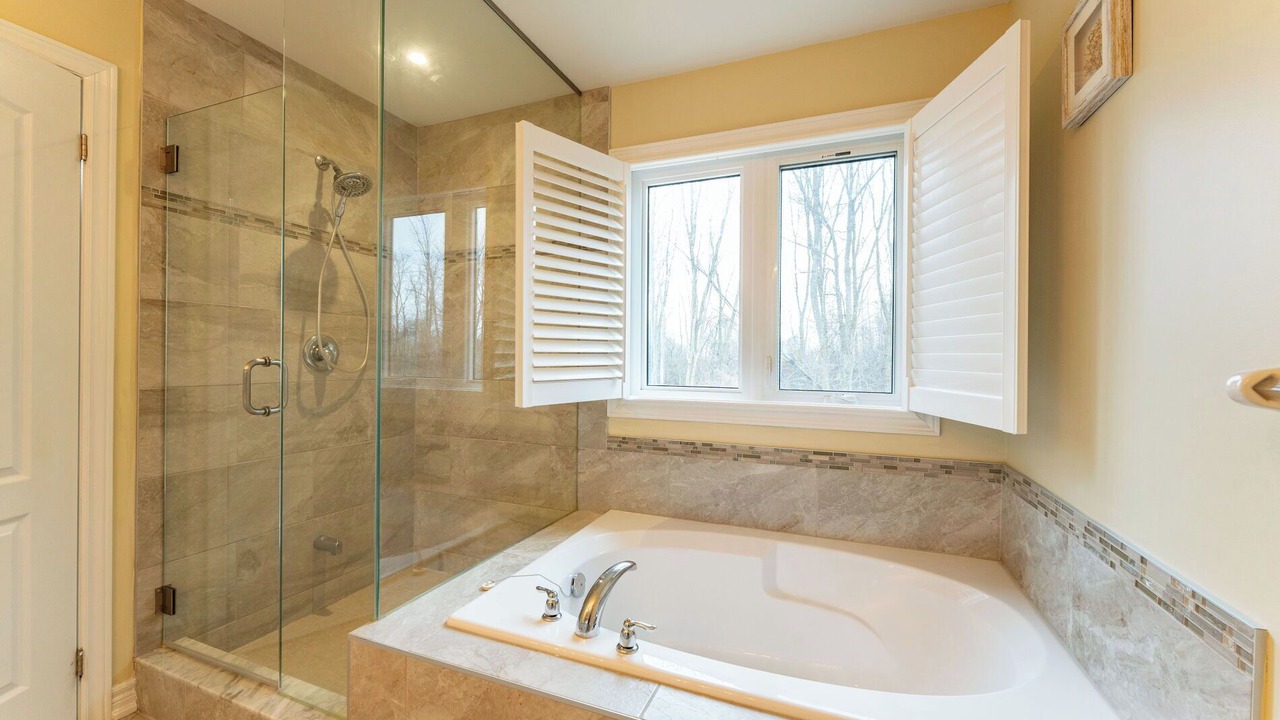 Photo of Bathroom in Lakeview