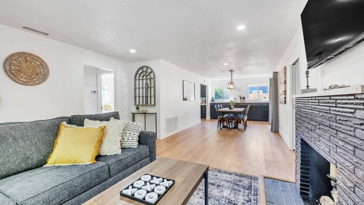 Photo of Livingroom in Roseville