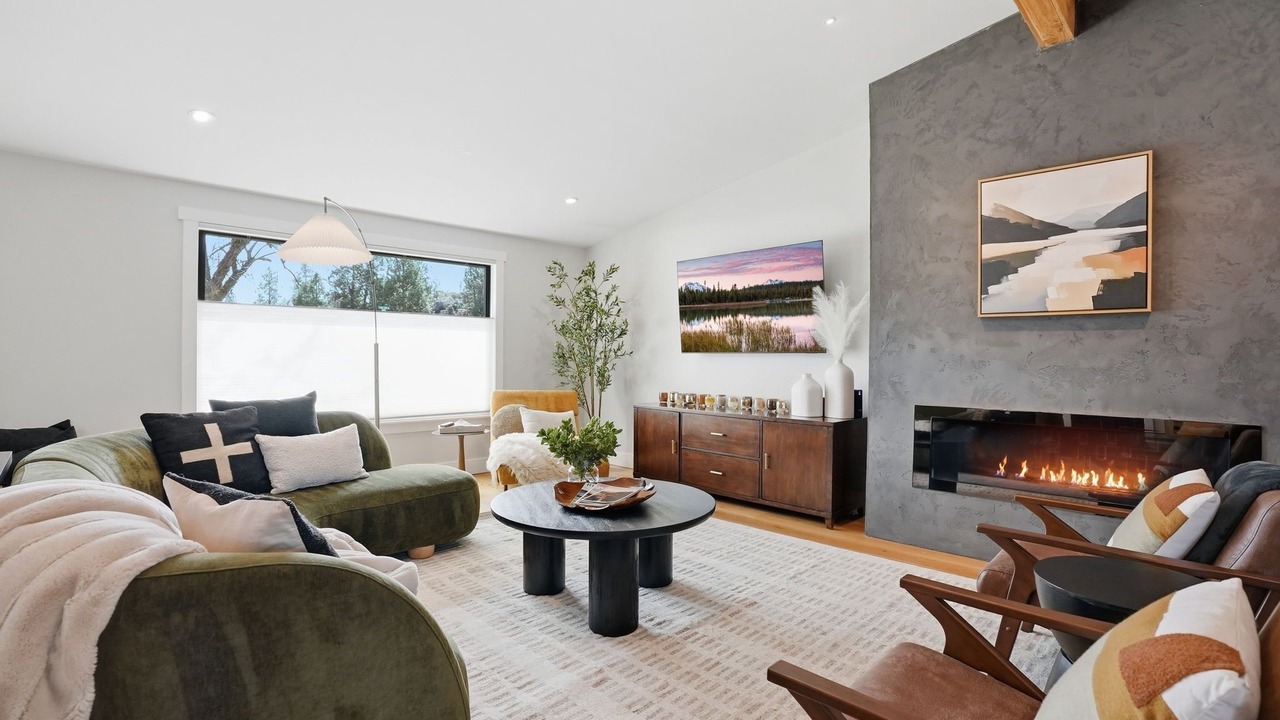 Photo of Livingroom in Century West