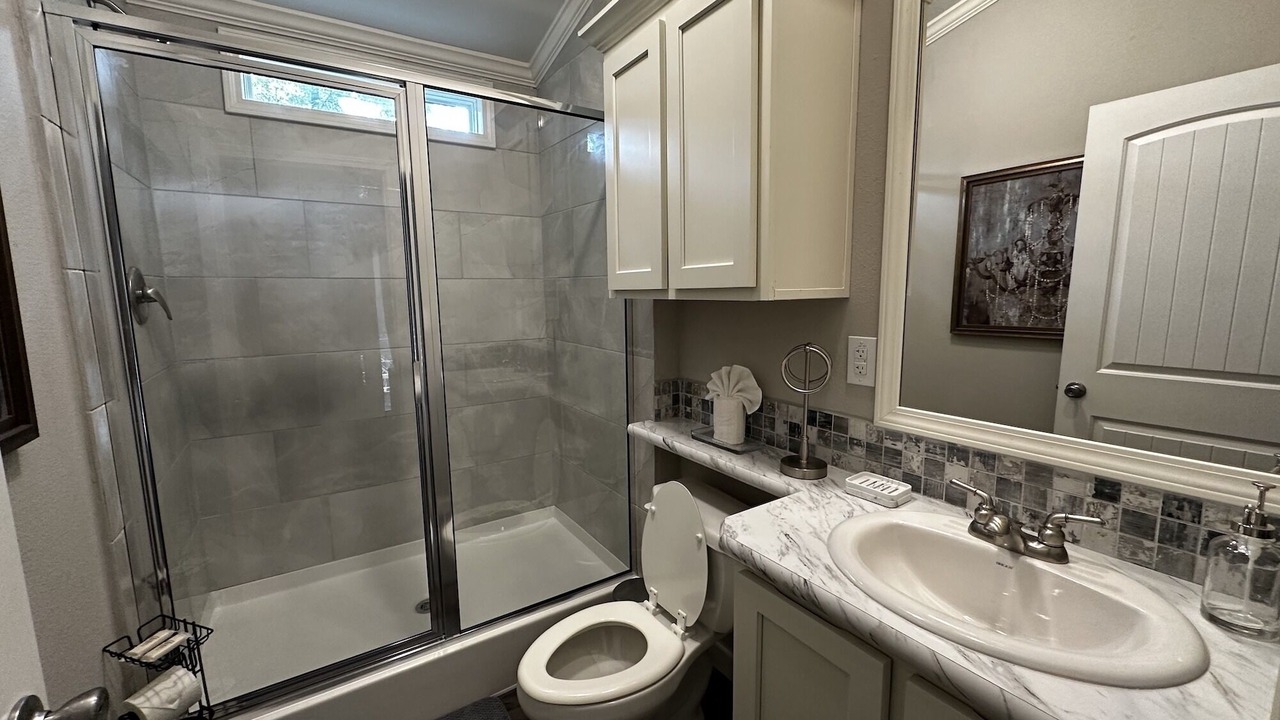 Photo of Bathroom in Broken Bow