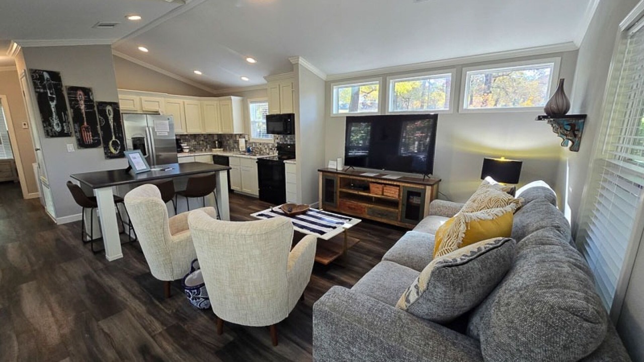 Photo of Livingroom in Broken Bow