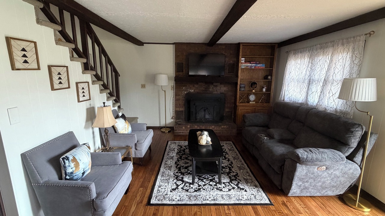 Photo of Livingroom in Skyland
