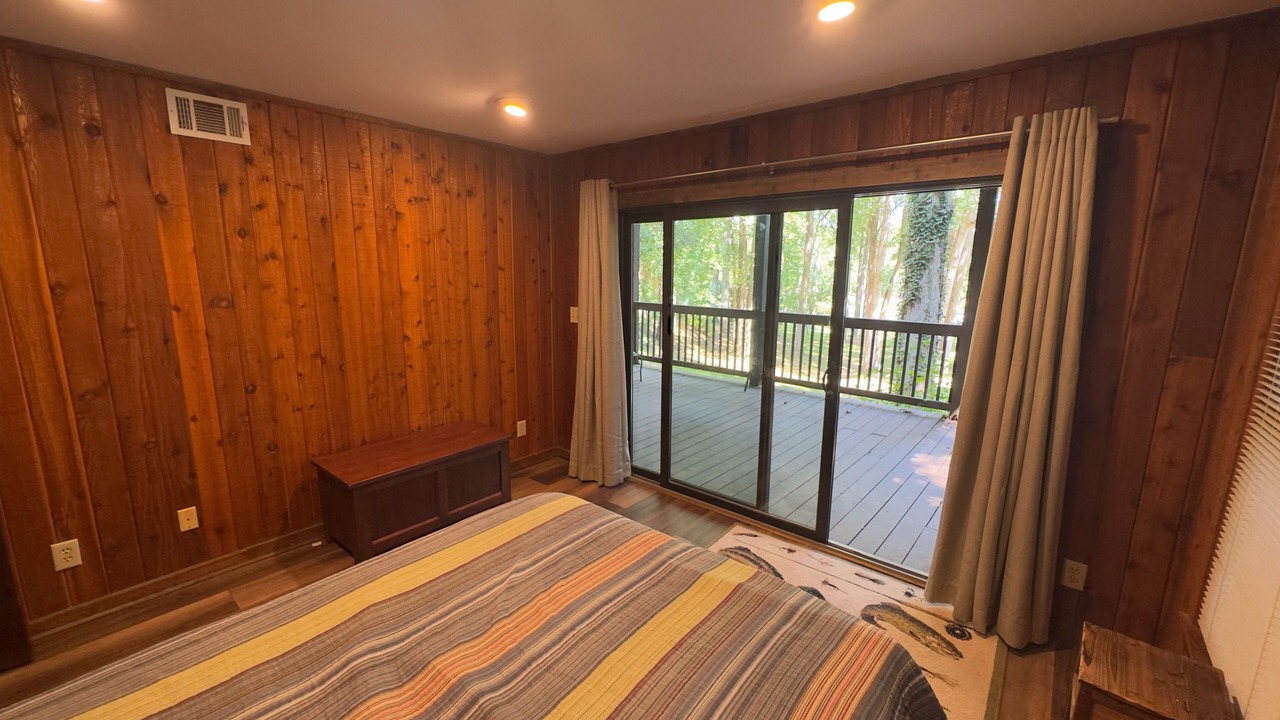 Photo of Bedroom in Dawsonville