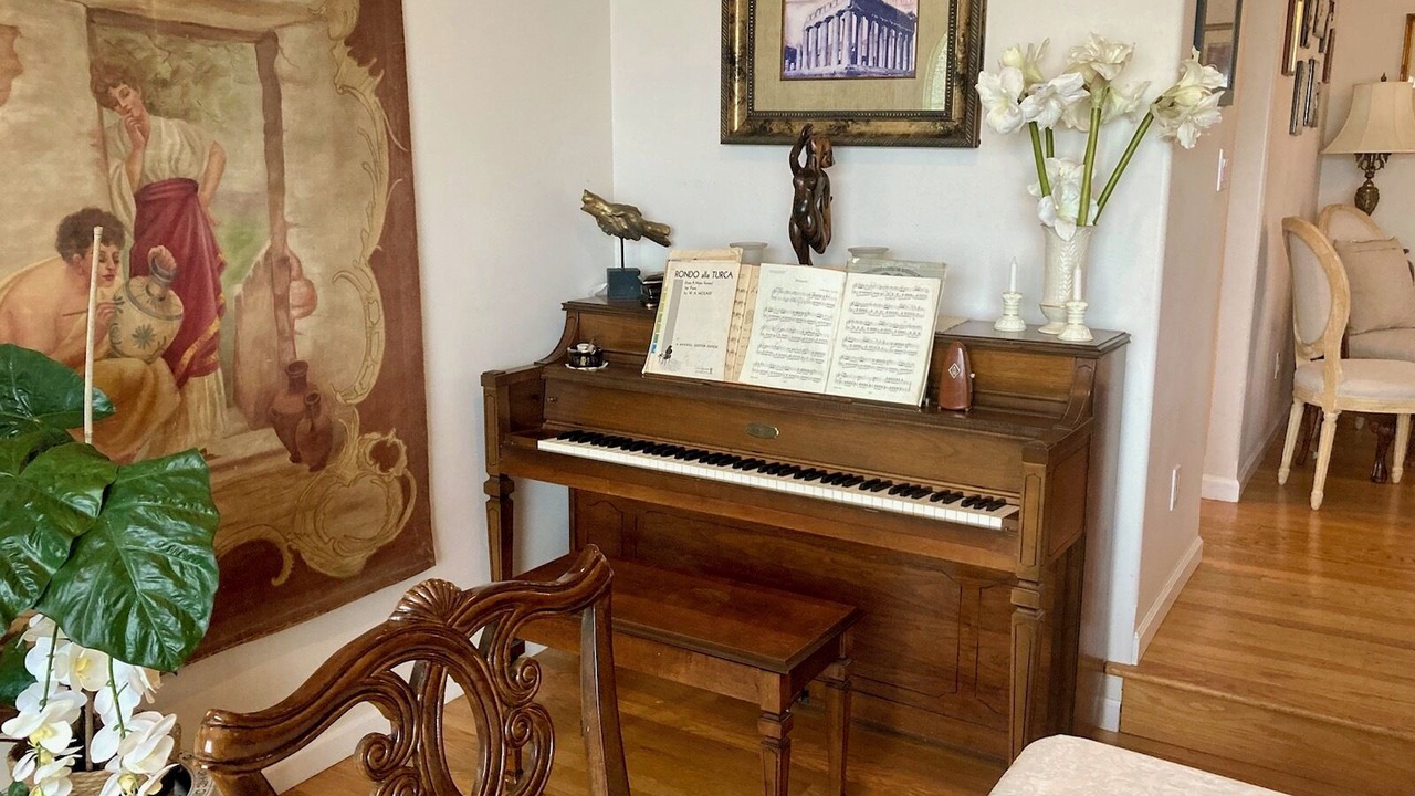 Photo of Bedroom in Inglewood-Finn Hill