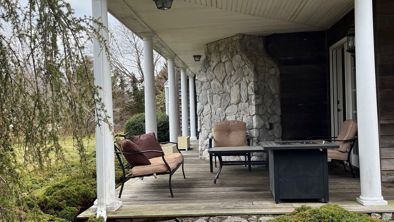 Photo of Patio Balcony in Aquebogue