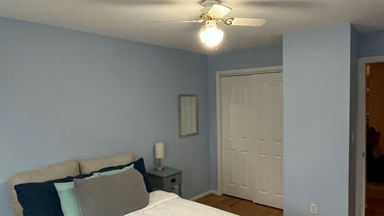 Photo of Bedroom in Aquebogue