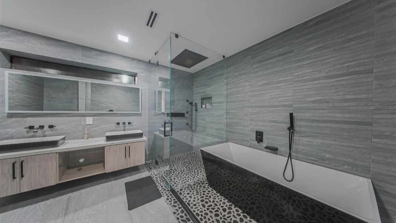 Photo of Bathroom in Ludlam