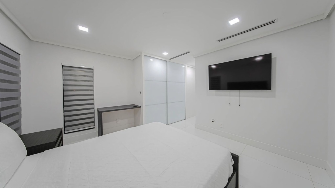 Photo of Bedroom in Ludlam