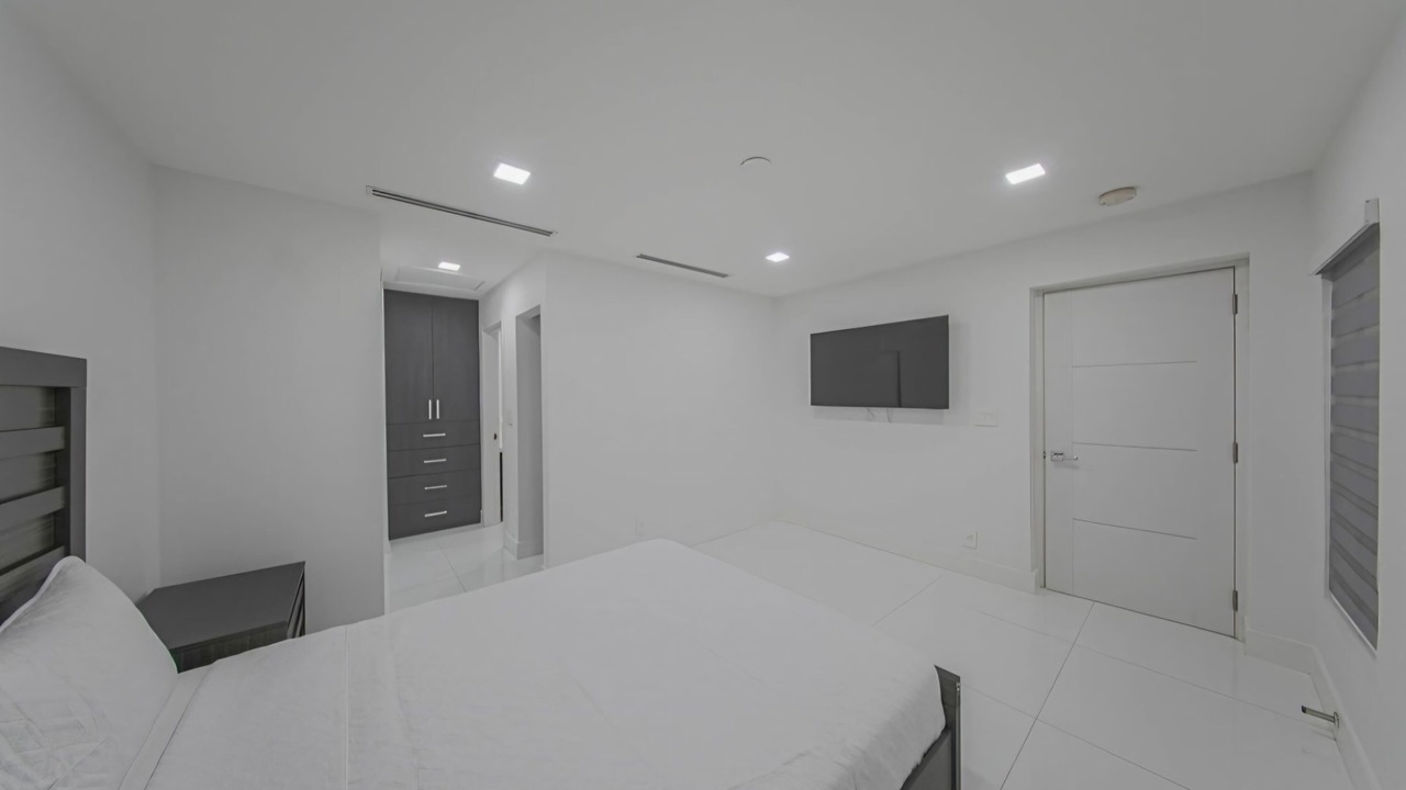 Photo of Bedroom in Ludlam