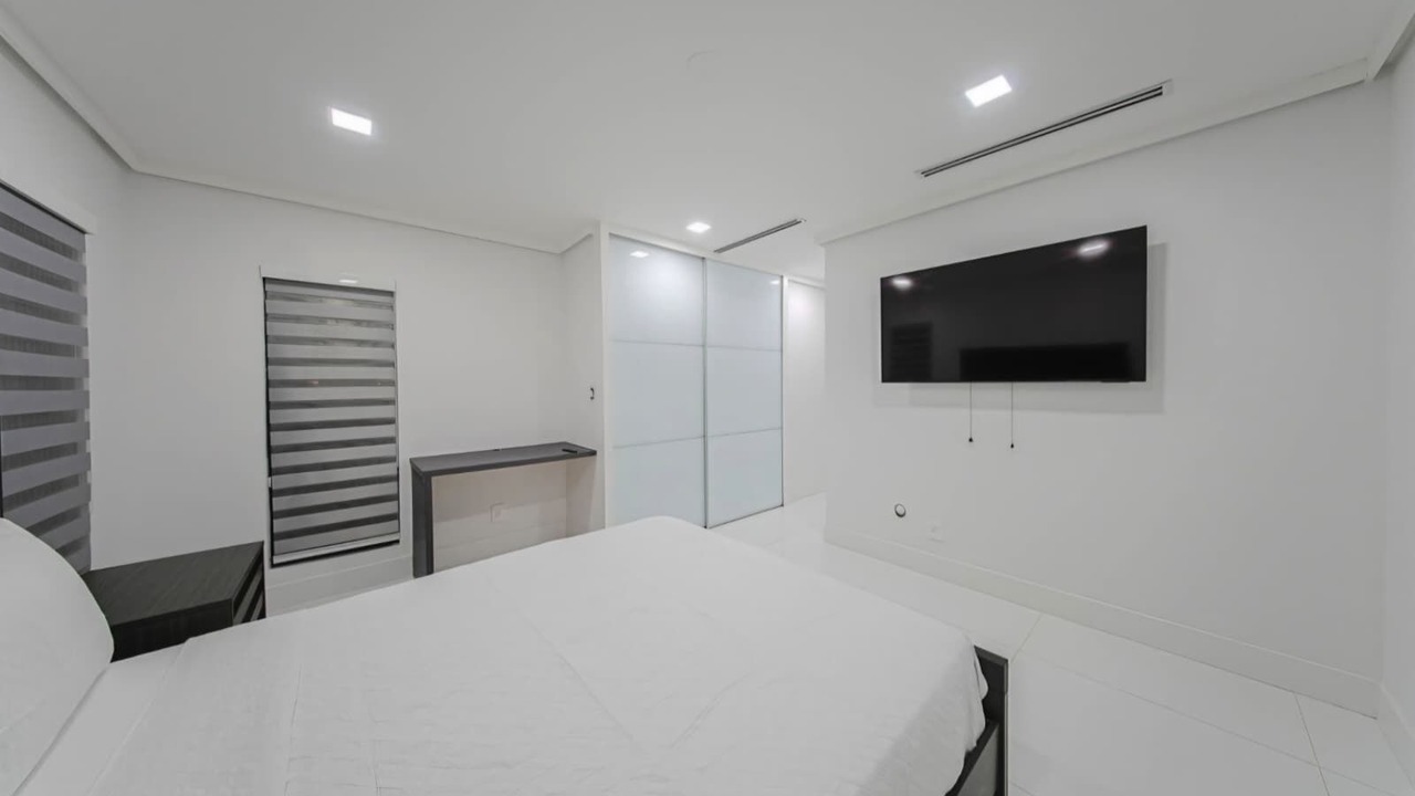 Photo of Bedroom in Ludlam