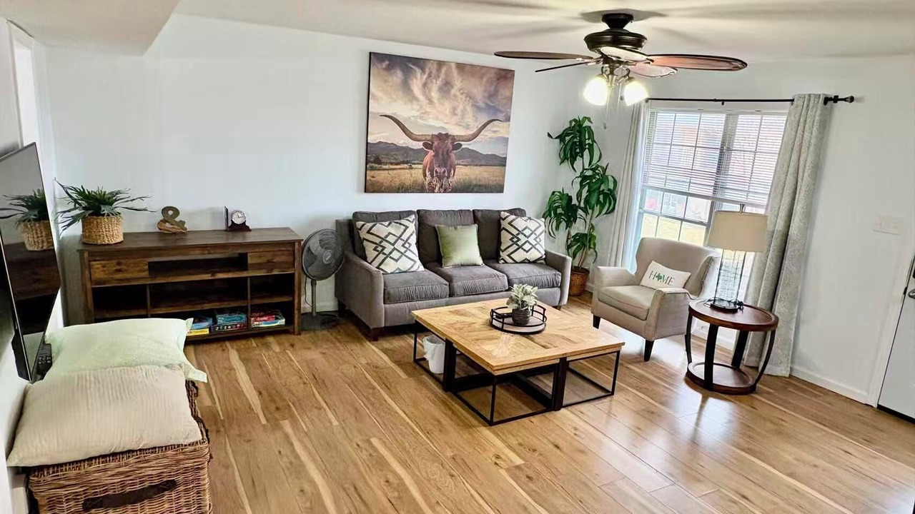 Photo of Livingroom in Garland