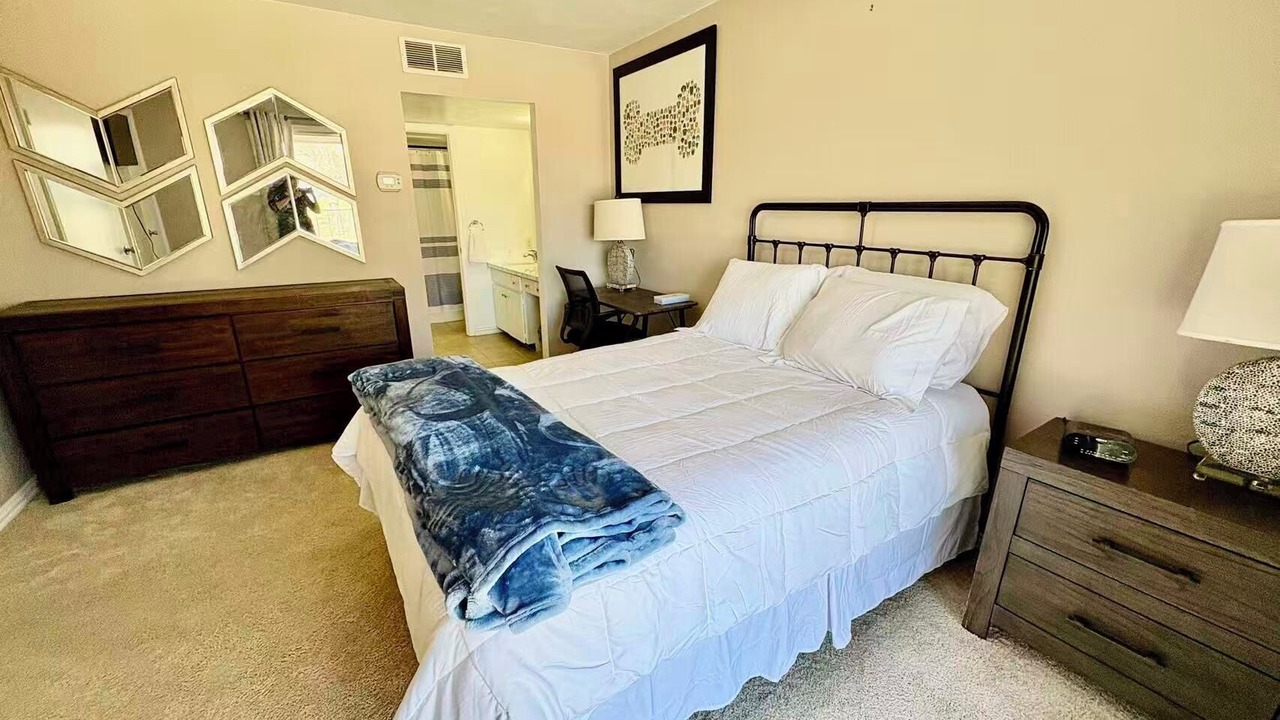 Photo of Bedroom in Garland