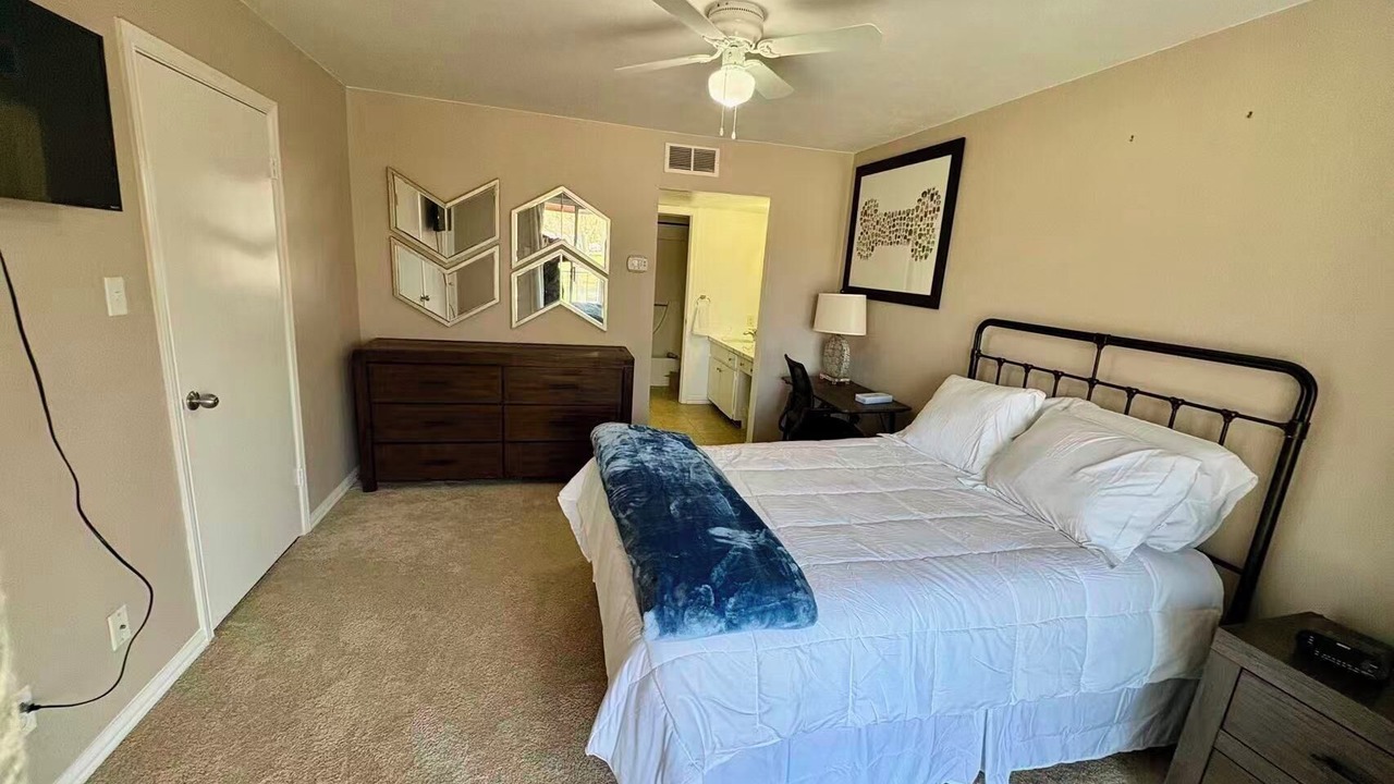 Photo of Bedroom in Garland