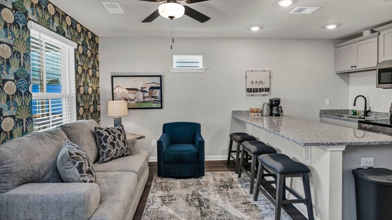 Photo of Livingroom in University Hill
