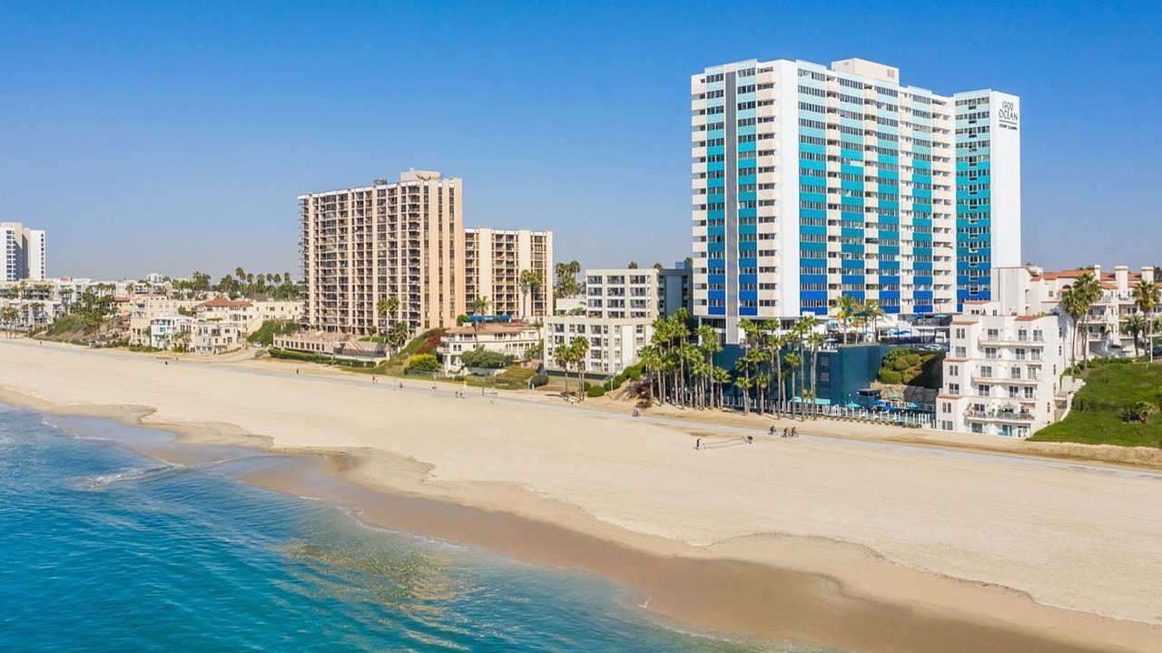 Photo of Others in Alamitos Beach