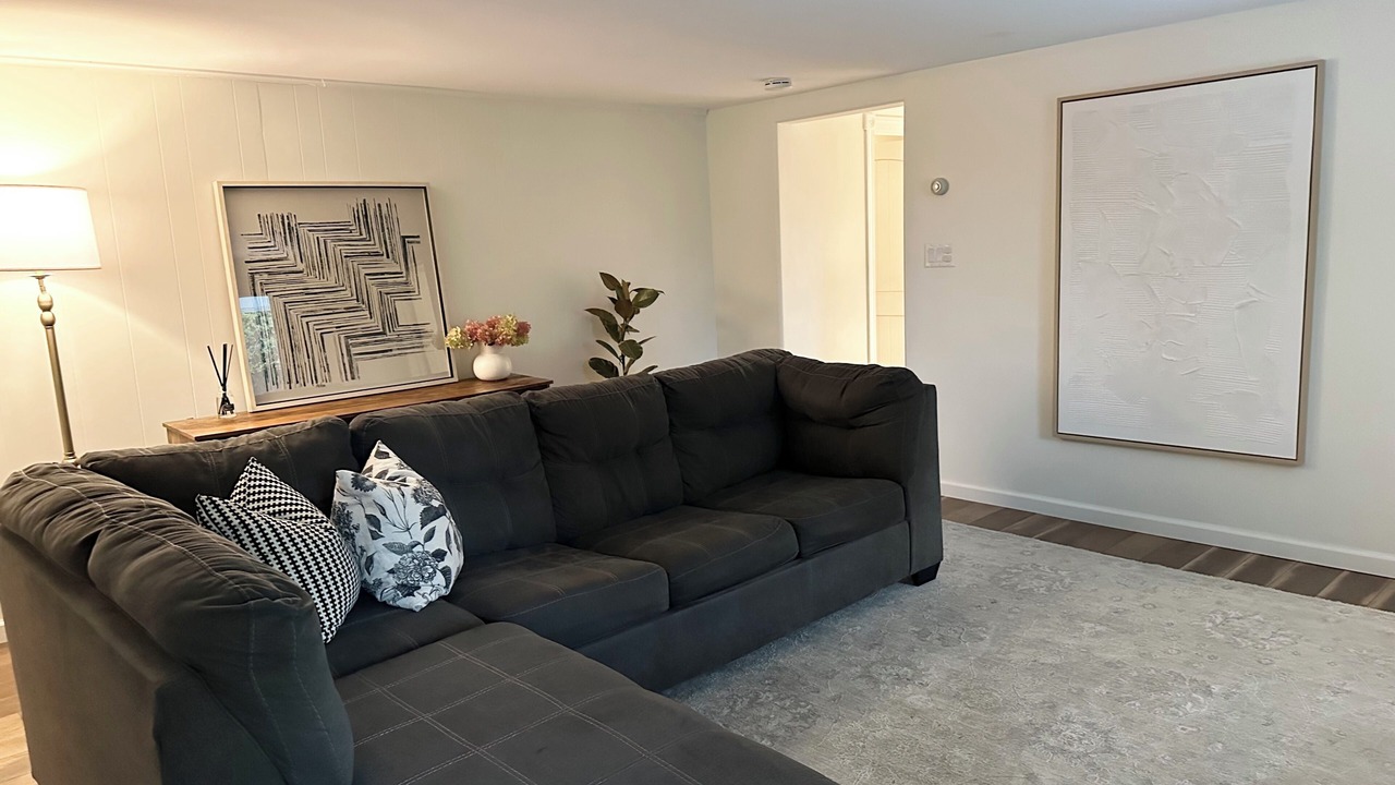 Photo of Livingroom in Utica
