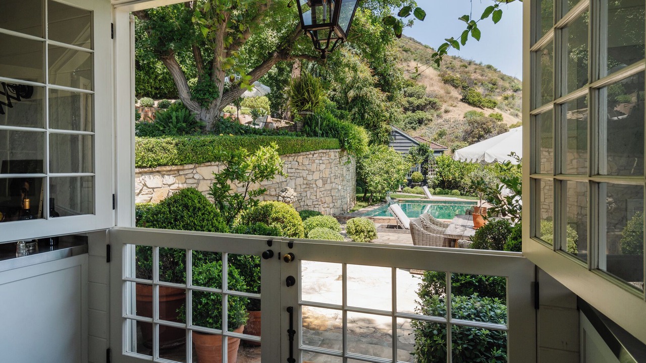Photo of Outdoor in Hollywood Hills