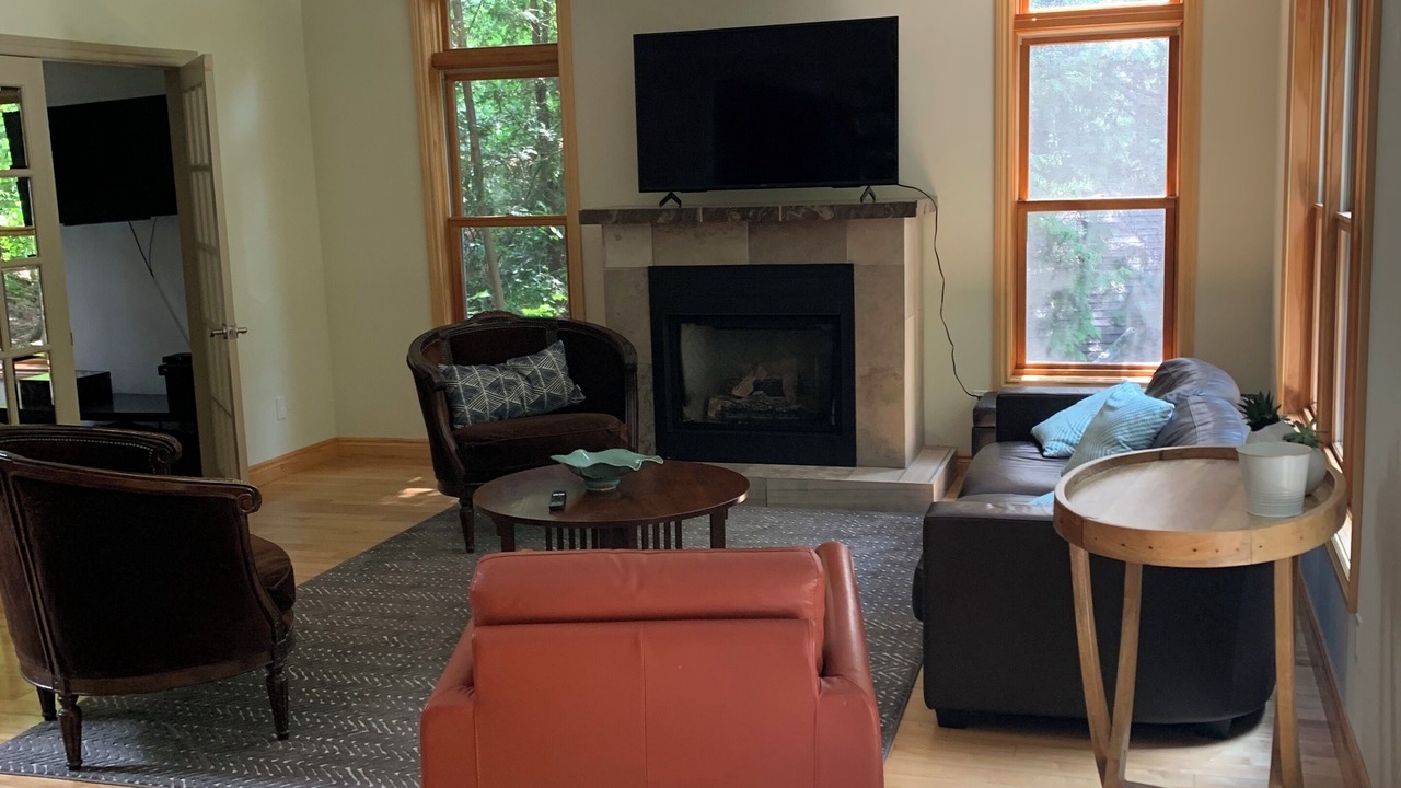 Photo of Livingroom in Brockton