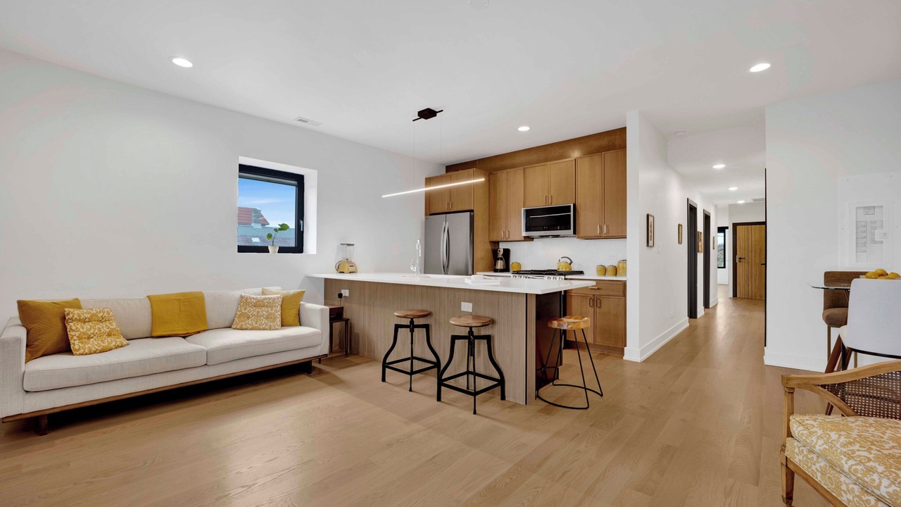 Photo of Livingroom in West Town